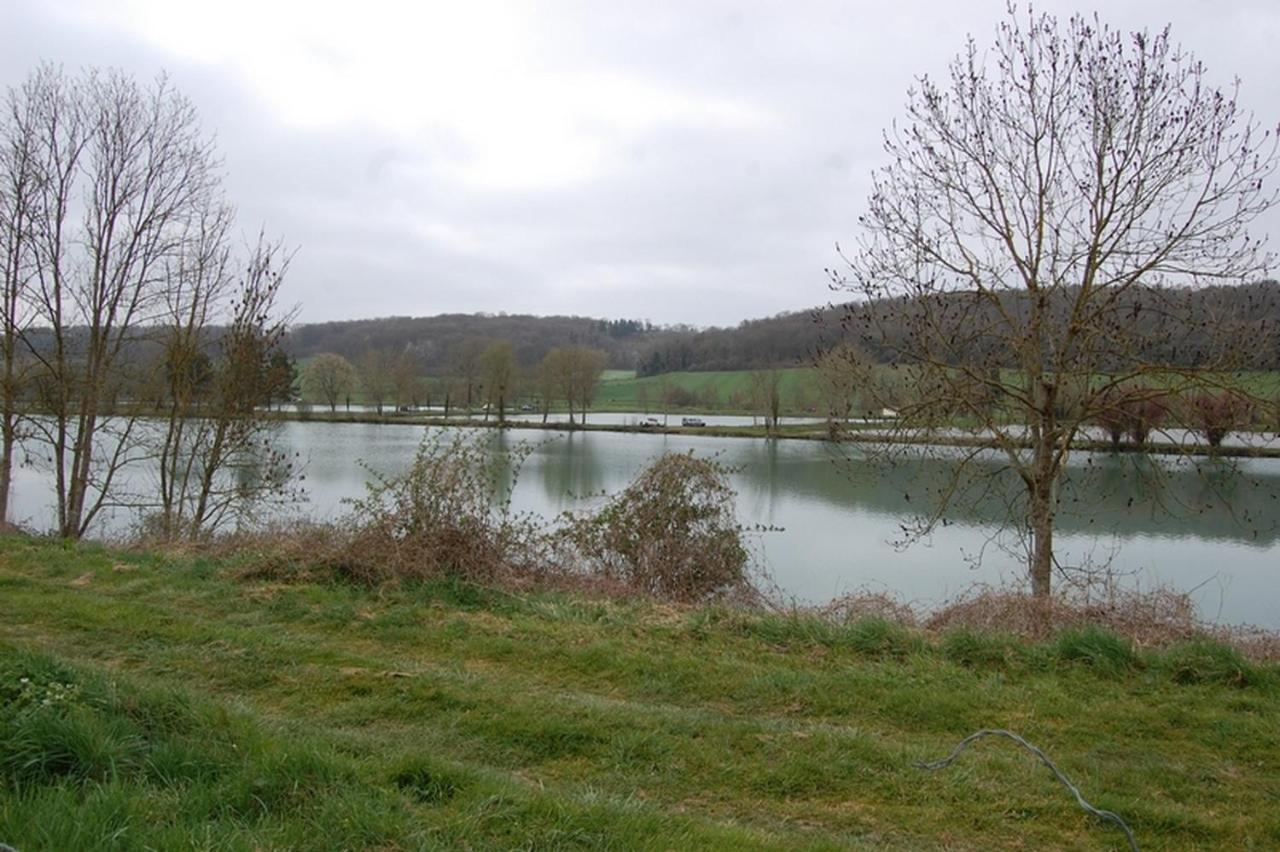 Le Petit Gite De La Varenne Saint-Hellier Экстерьер фото